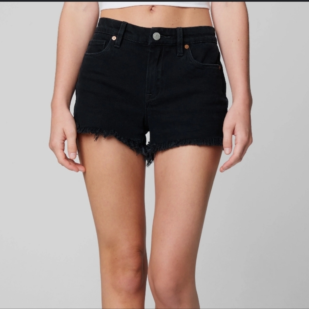 Astor SZ 7 Black Denim Distessed Cut-Off Shorts